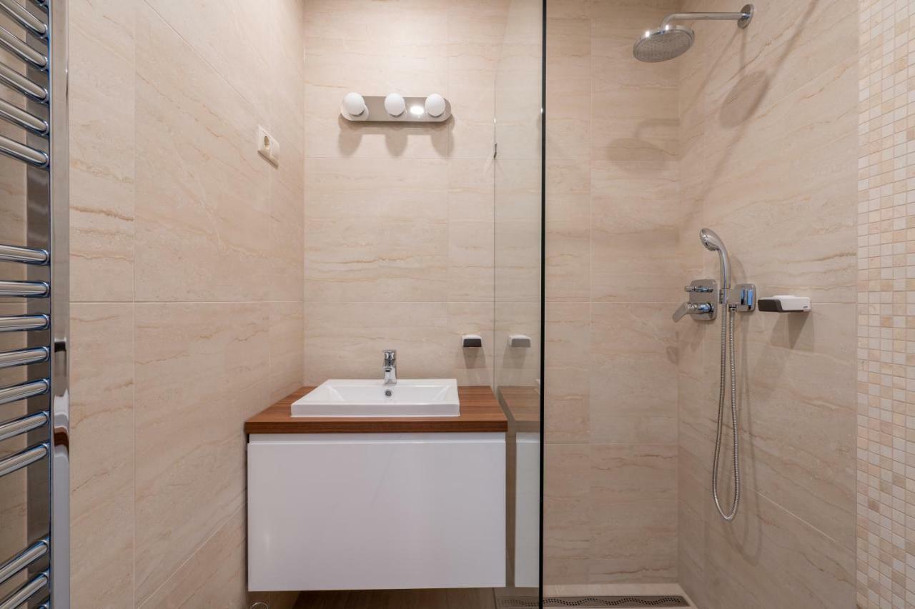 Bed and Breakfast DorEsz Wellness Panzió Újhartyán Exterior foto