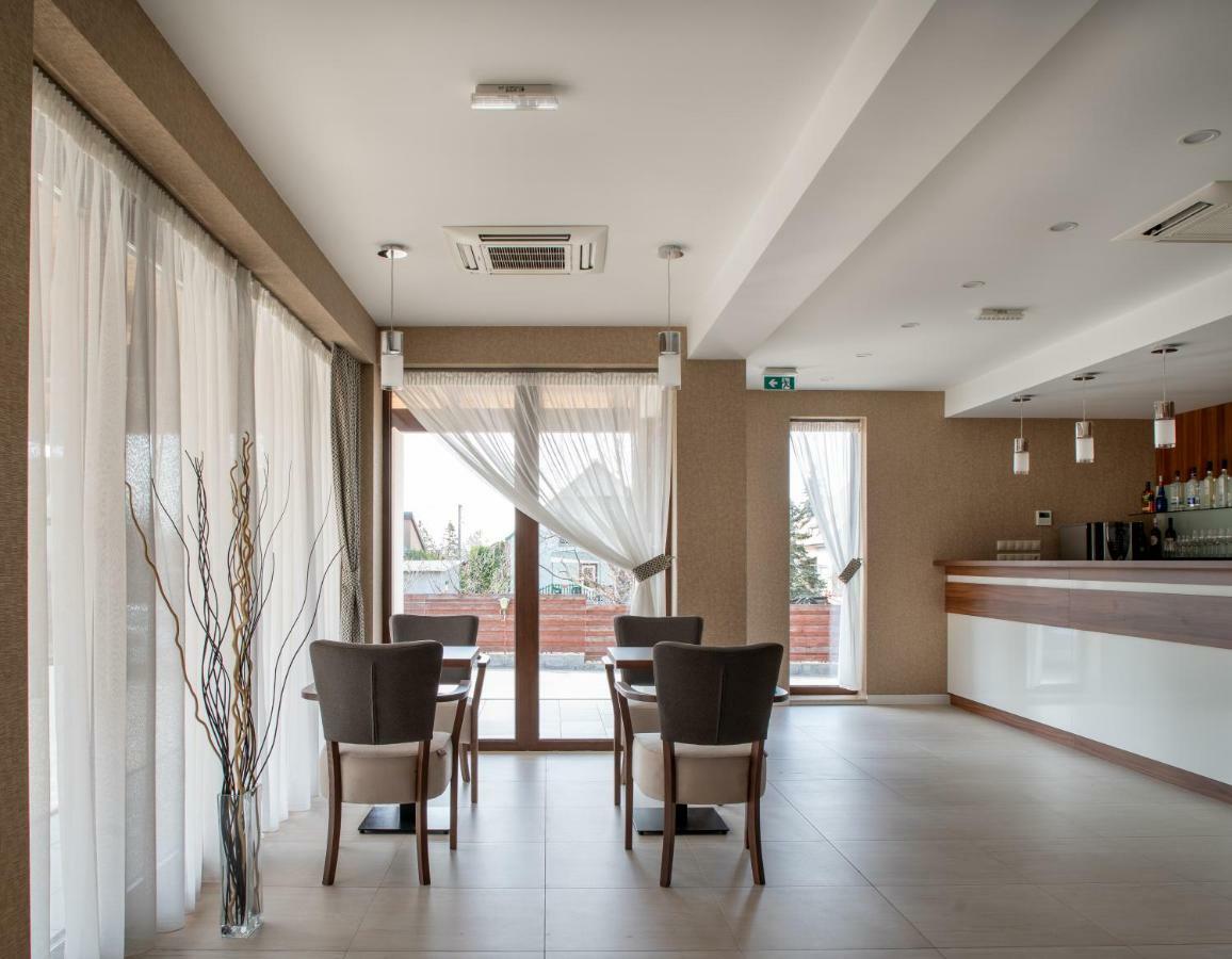 Bed and Breakfast DorEsz Wellness Panzió Újhartyán Exterior foto