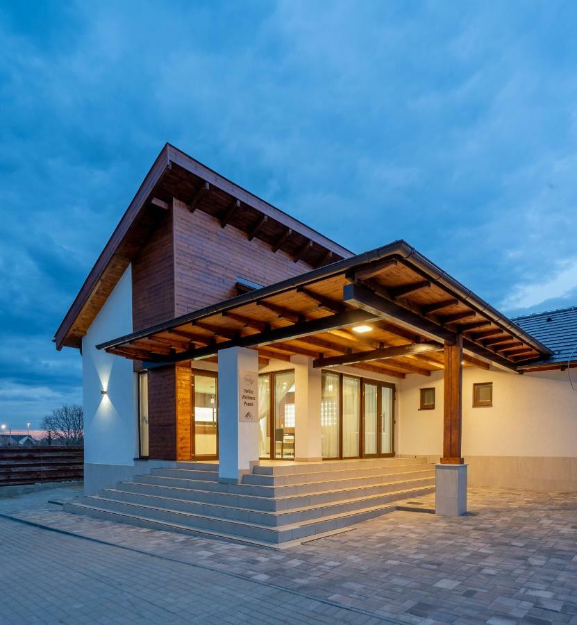 Bed and Breakfast DorEsz Wellness Panzió Újhartyán Exterior foto
